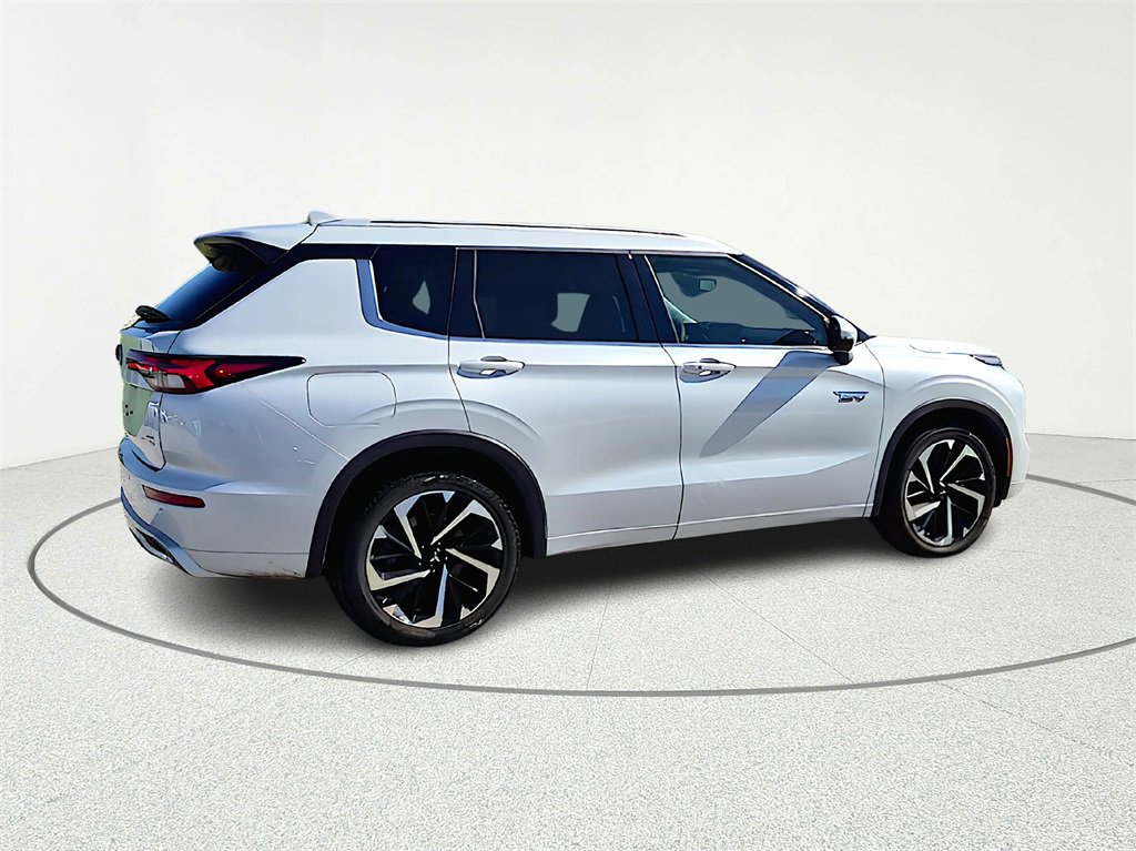 Used 2024 Mitsubishi Outlander 4WD Plug-In Hybrid image 7