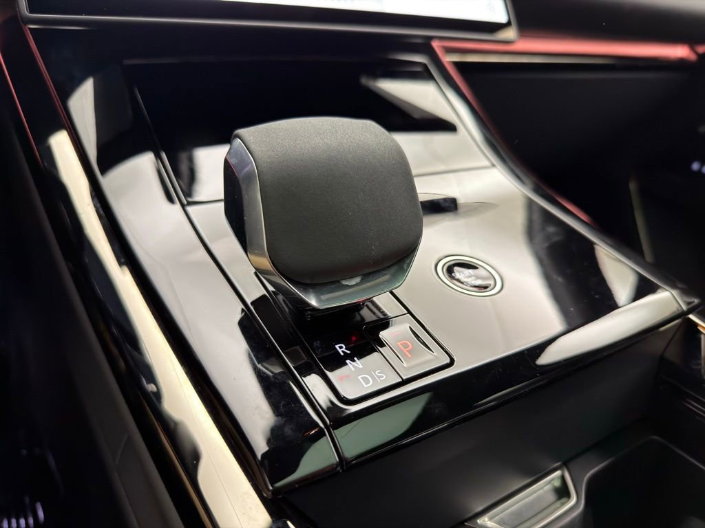 Certified 2024 Land Rover Range Rover Sport SE image 12