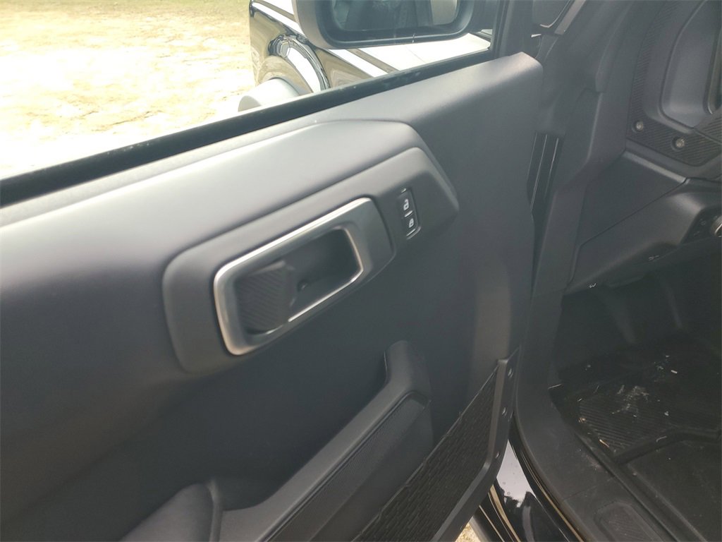 New 2025 Ford Bronco Badlands image 6