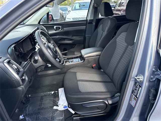 Used 2023 Kia Sorento LX image 14