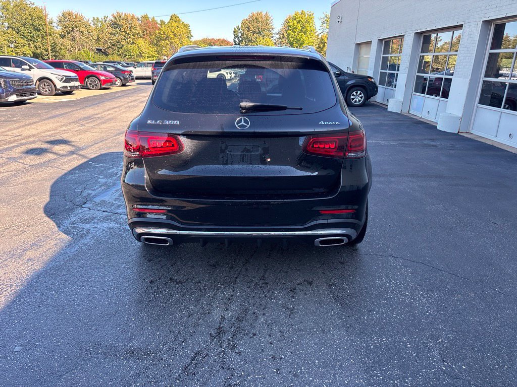 Used 2022 Mercedes-Benz GLC 300 4MATIC image 4