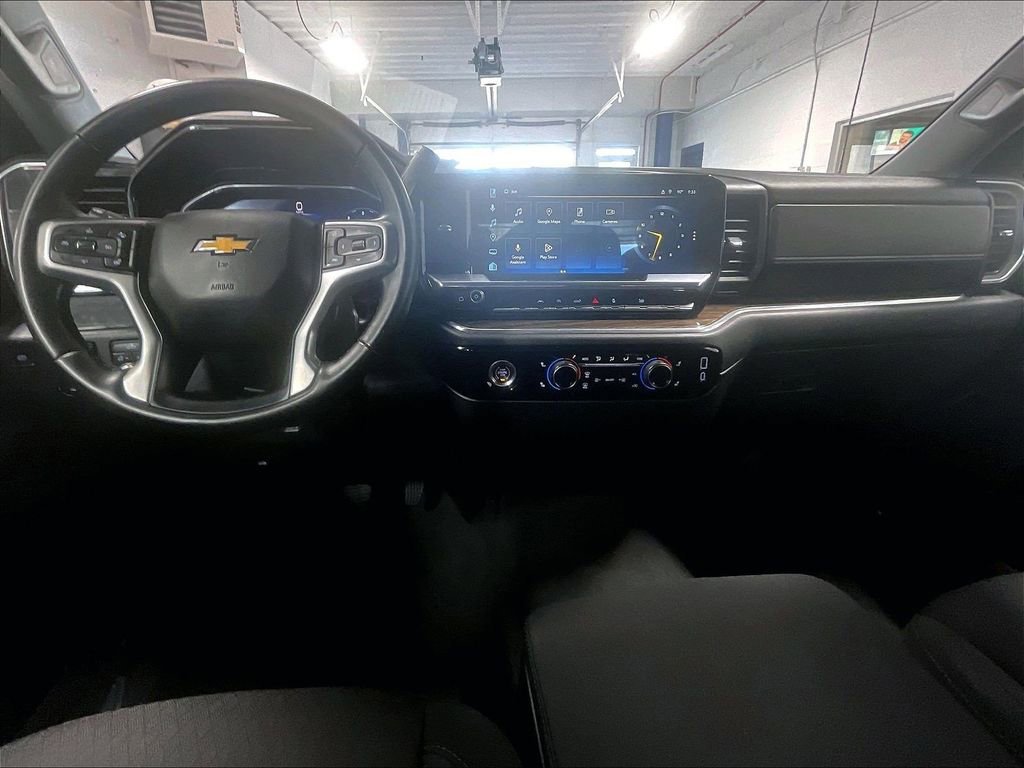 Used 2024 Chevrolet Silverado 1500 LT AWD/4WD image 20