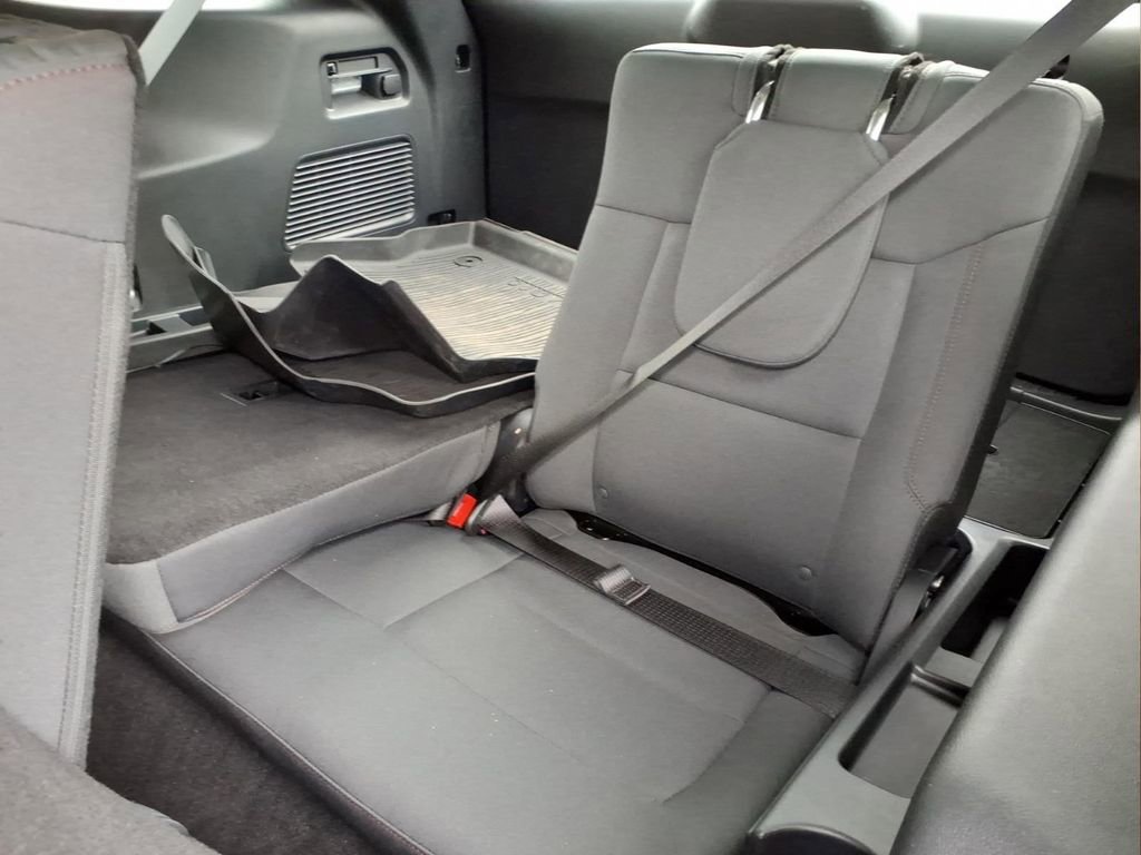 Used 2025 Ford Explorer Active AWD/4WD image 20