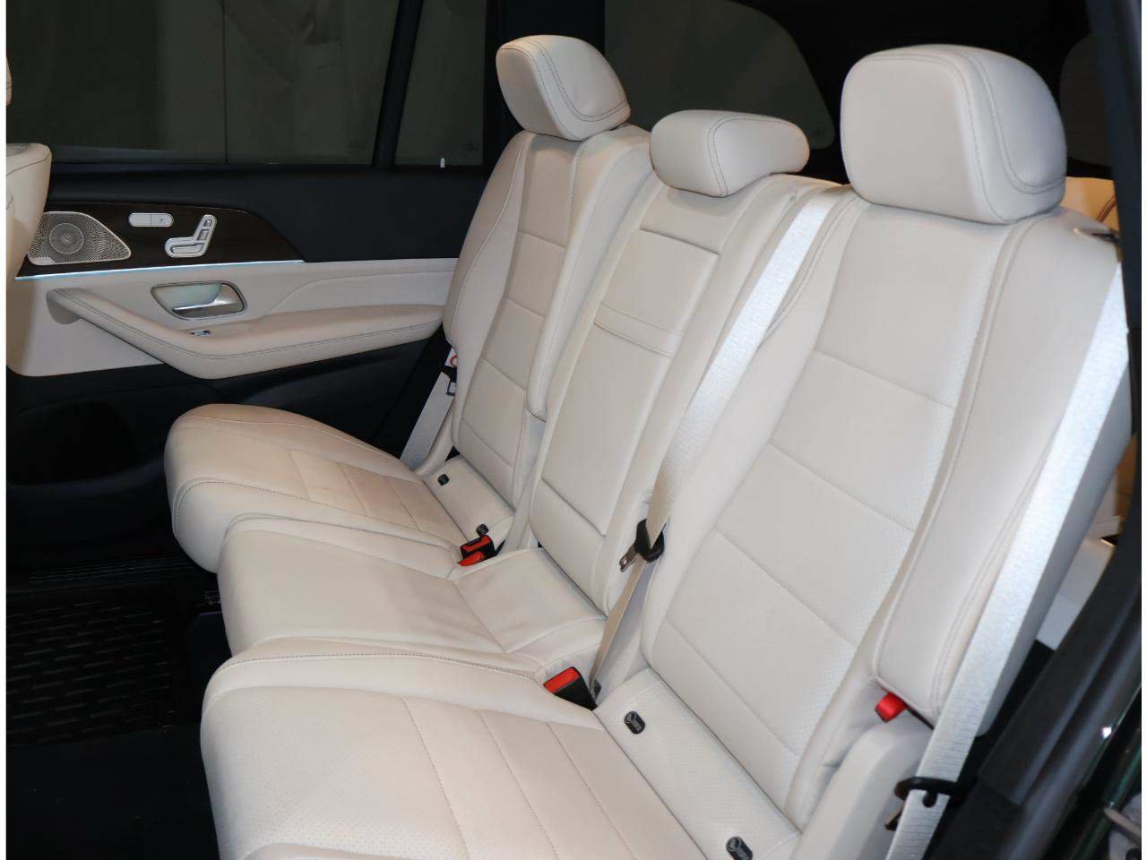 Used 2024 Mercedes-Benz GLS 450 4MATIC image 15
