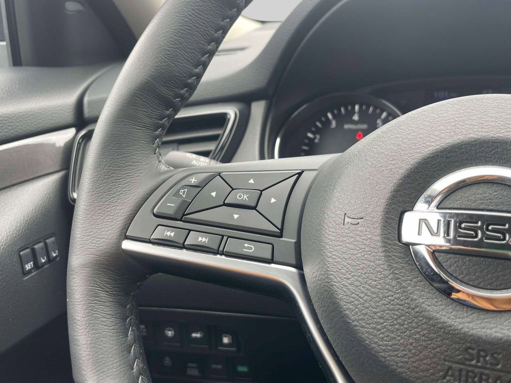 Used 2019 Nissan Rogue SV w/ Premium Package AWD/4WD image 21