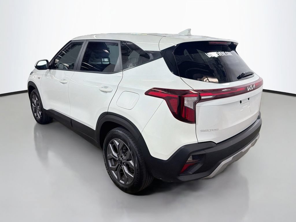 Used 2024 Kia Seltos LX AWD/4WD image 7