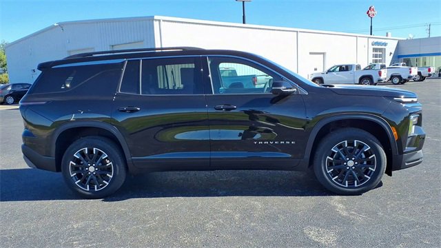 New 2026 Chevrolet Traverse LT w/ Sun and Wheel Package image 9