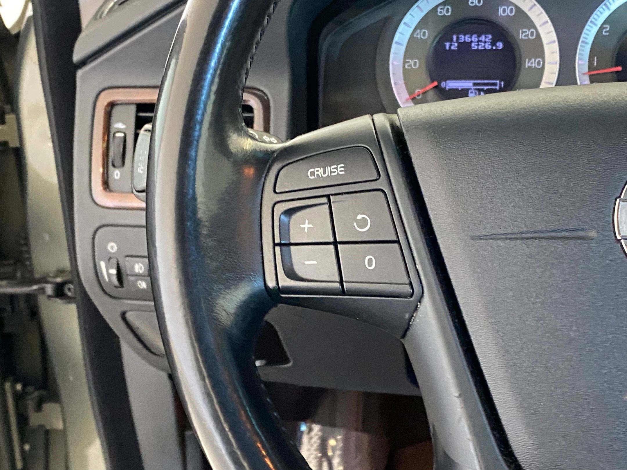 Used 2011 Volvo XC70 3.2 image 17