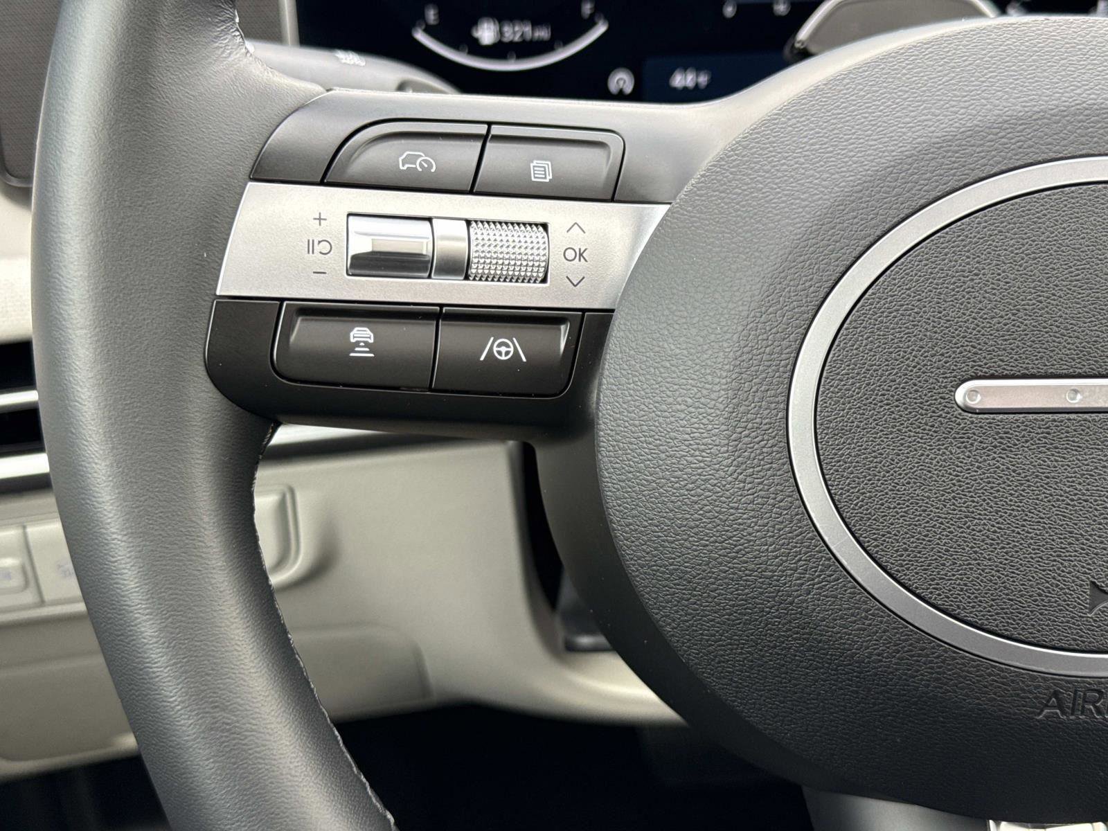 Certified 2025 Hyundai Tucson SEL image 9