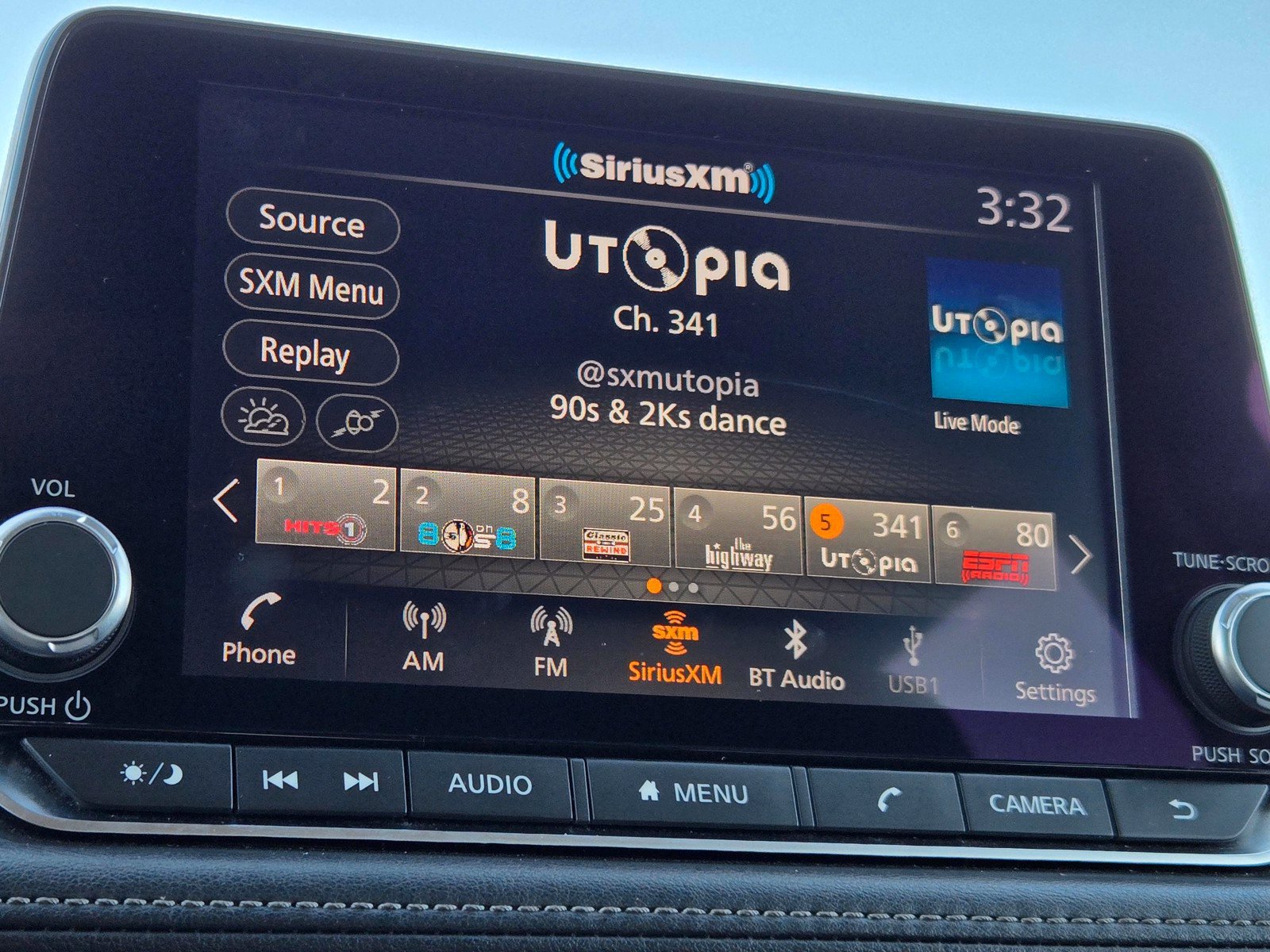 Used 2025 Nissan Rogue SV FWD image 20