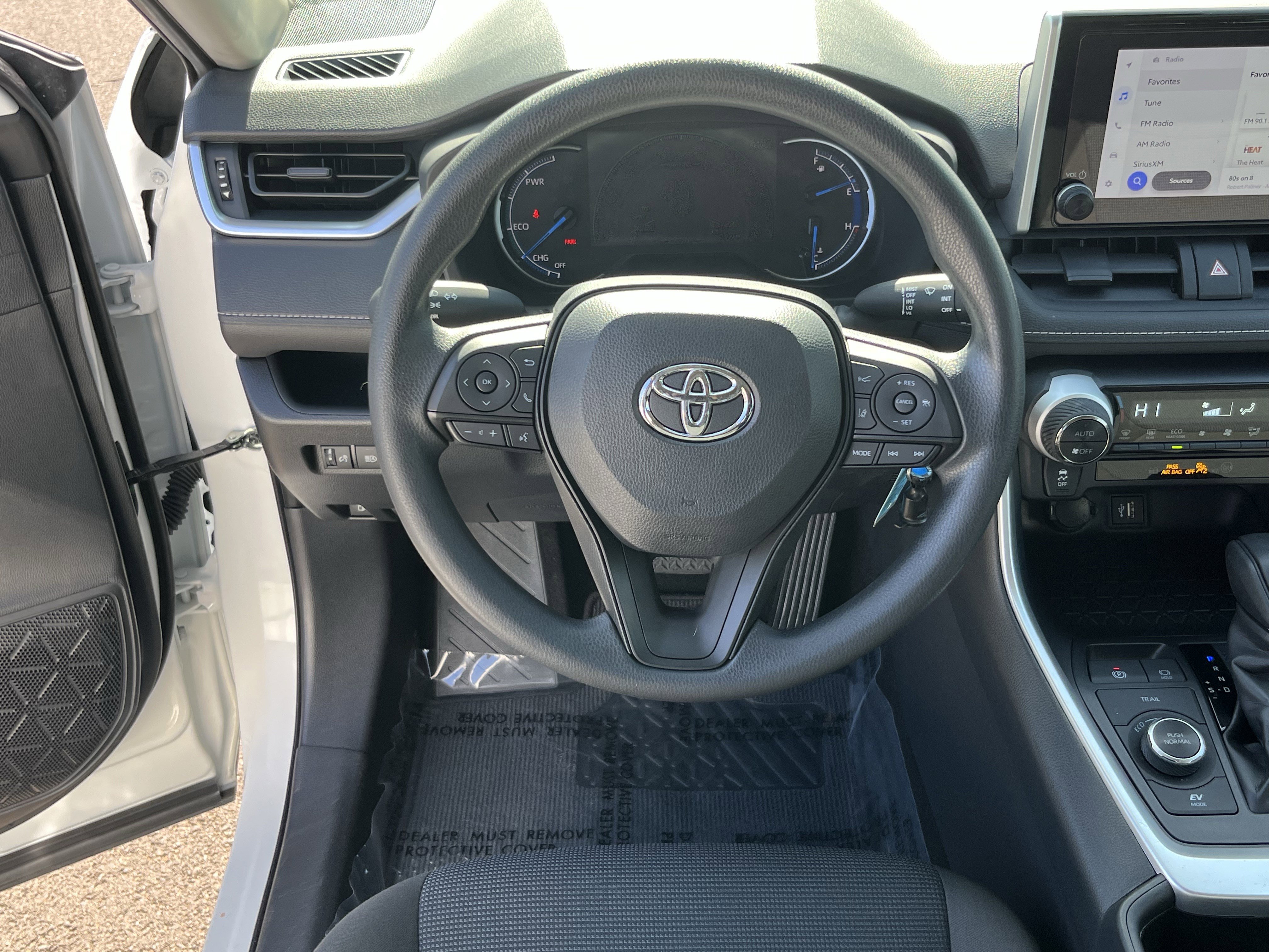 Used 2024 Toyota RAV4 LE AWD/4WD image 12