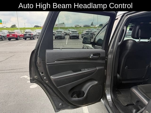 Used 2021 Jeep Grand Cherokee Trailhawk w/ Premium Lighting Group AWD/4WD image 15