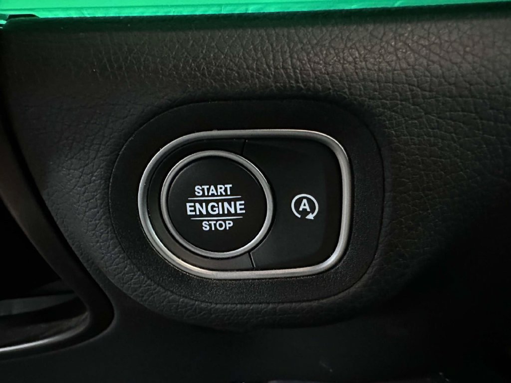 Used 2025 Mercedes-Benz GLS 450 4MATIC w/ AMG Line Exterior image 29