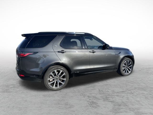 Used 2024 Land Rover Discovery Dynamic SE image 7