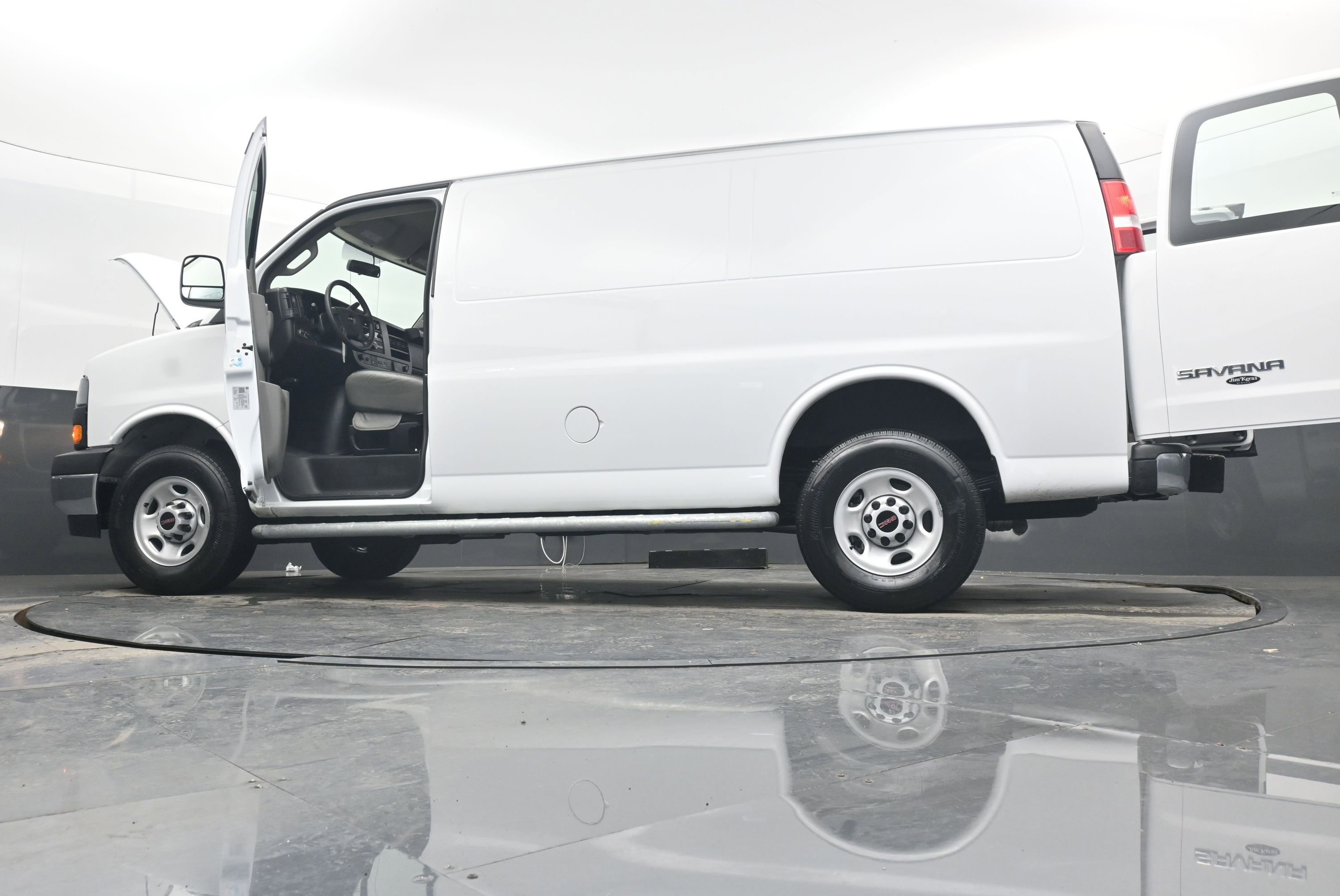 Used 2024 GMC Savana 2500 w/ Driver Convenience Package image 42