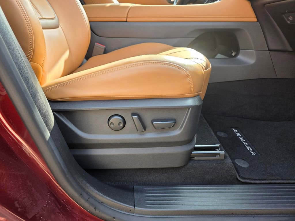 Used 2025 Nissan Armada SL w/ Captain's Chari Seat Package image 17