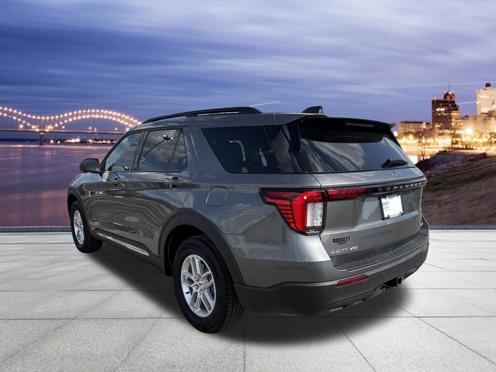 Used 2025 Ford Explorer Active AWD/4WD image 3
