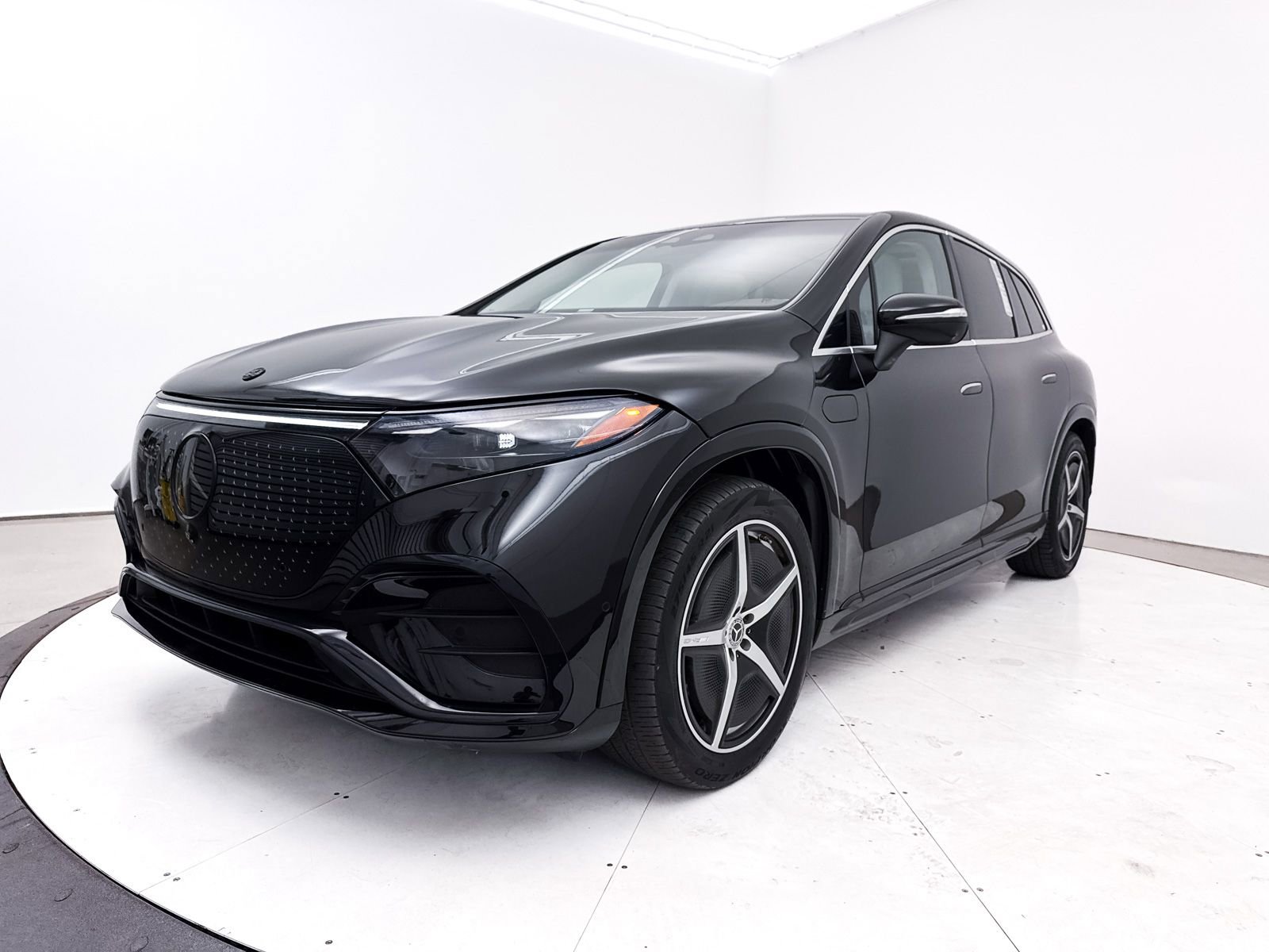 Used 2023 Mercedes-Benz EQS 580 4MATIC SUV image 14