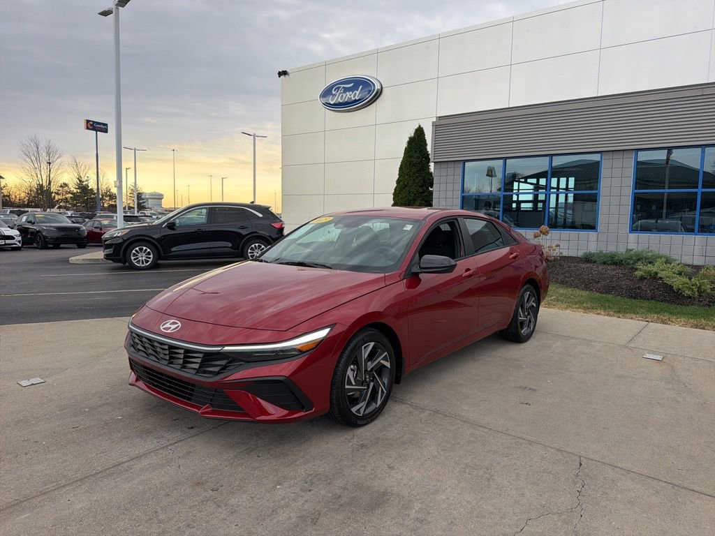 Used 2025 Hyundai Elantra Sport image 10