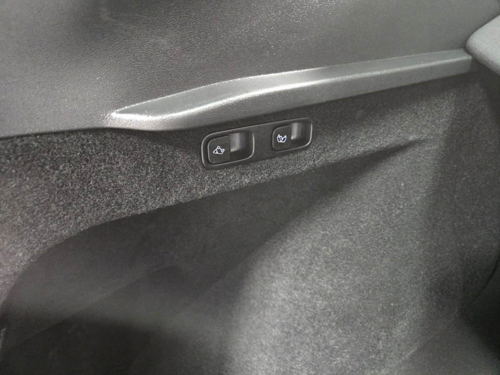 Used 2023 Tesla Model Y Long Range image 44