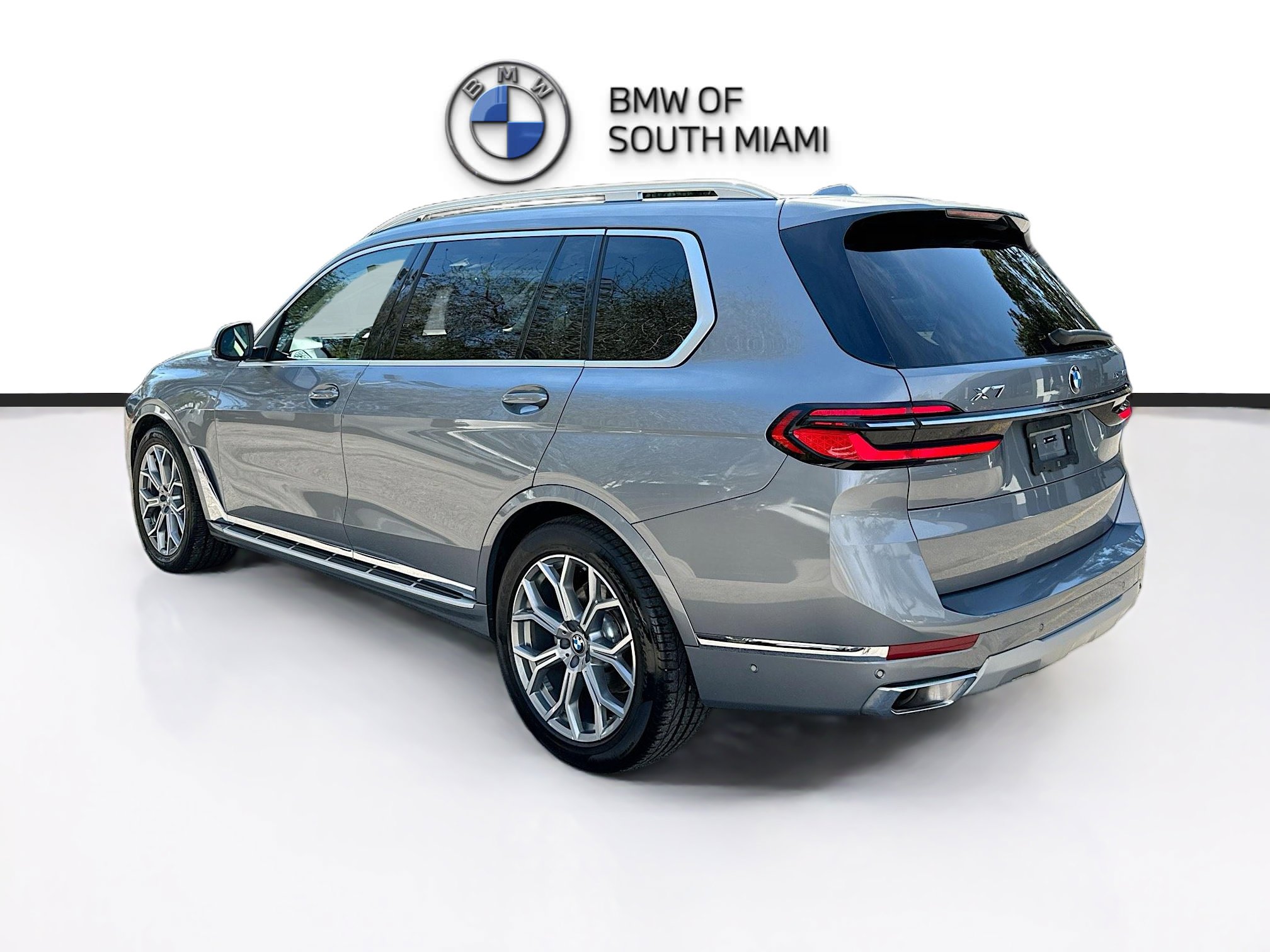 Used 2024 BMW X7 xDrive40i image 4