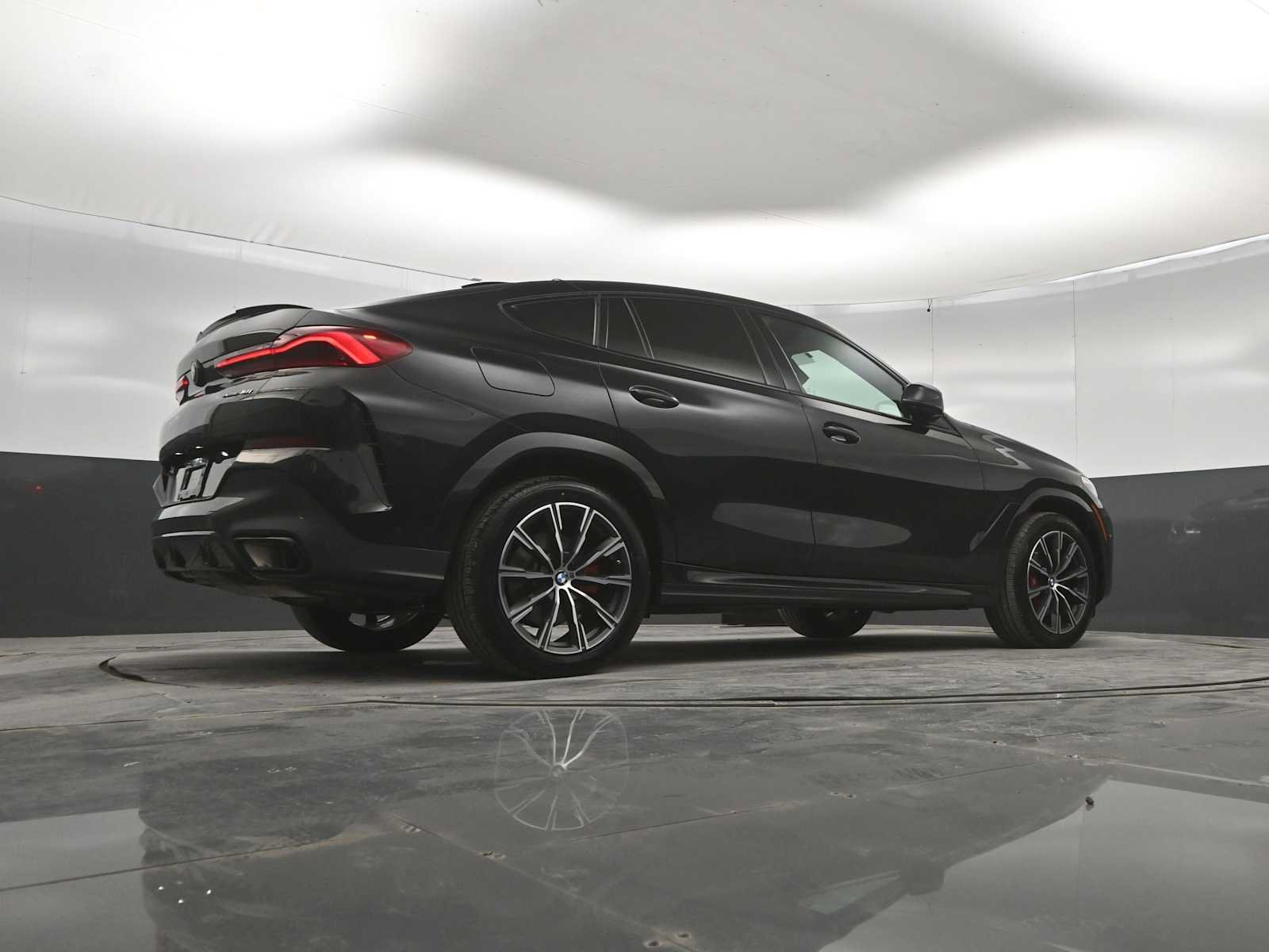 Used 2023 BMW X6 xDrive40i w/ M Sport Package AWD/4WD image 40
