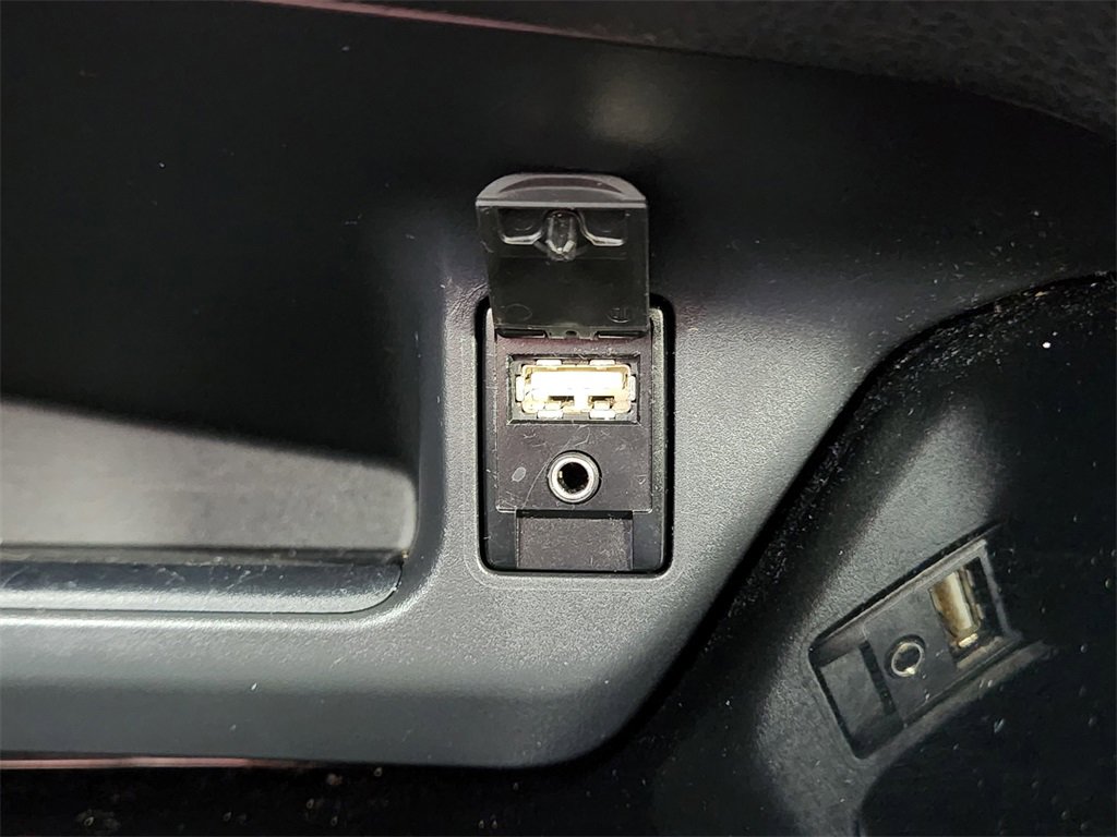 Used 2019 Toyota C-HR Limited image 22