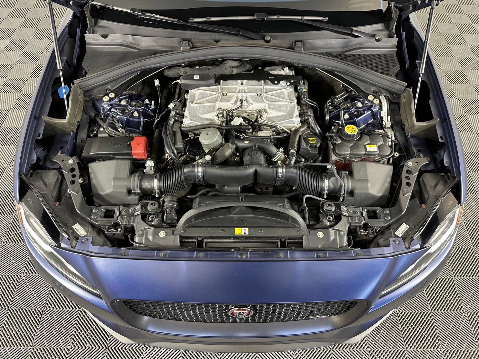 Used 2020 Jaguar F-PACE SVR AWD/4WD image 22
