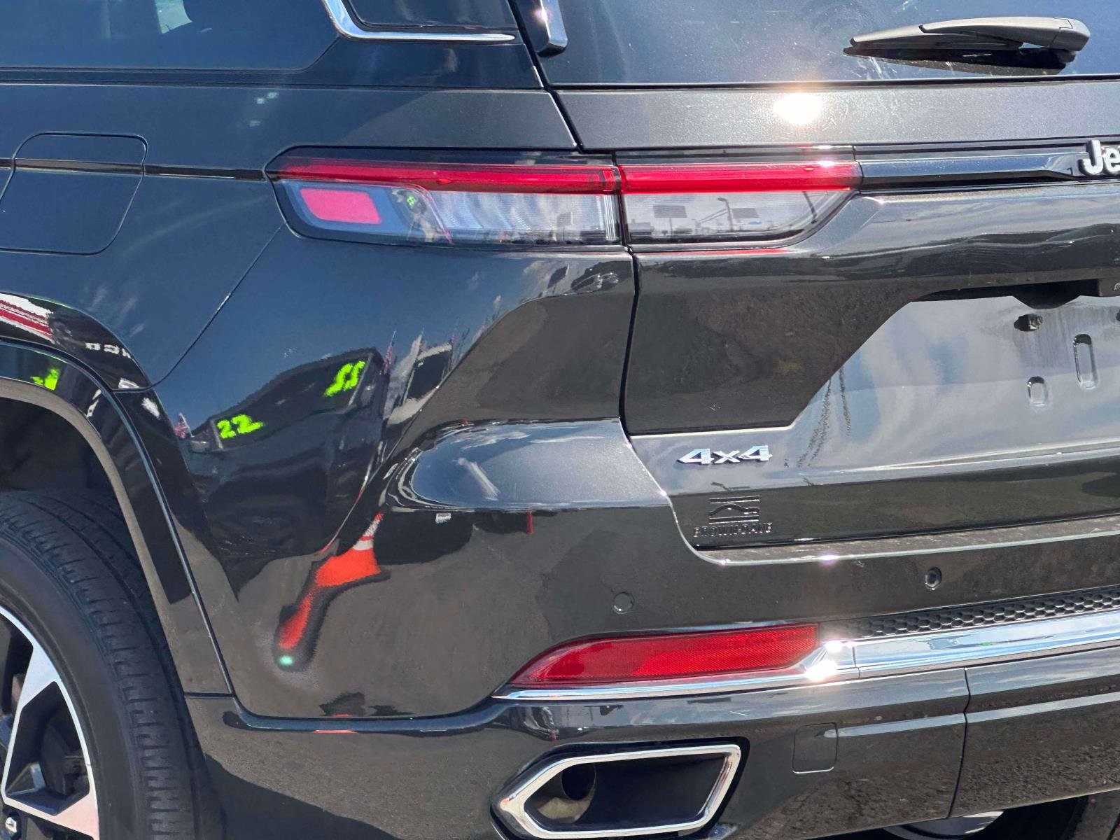 Used 2023 Jeep Grand Cherokee Overland w/ Luxury Tech Group IV image 8