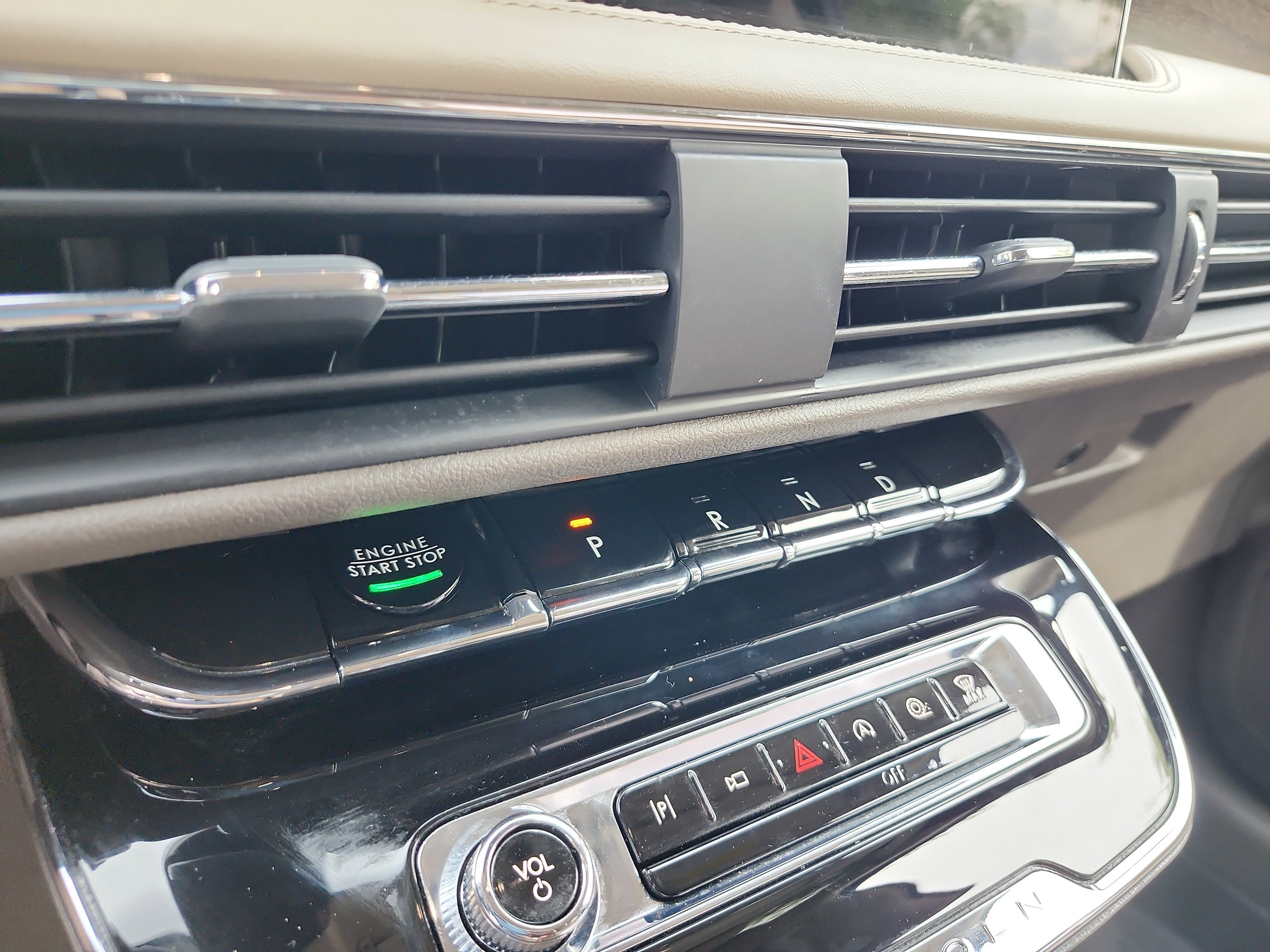 Used 2023 Lincoln Corsair Reserve FWD image 12