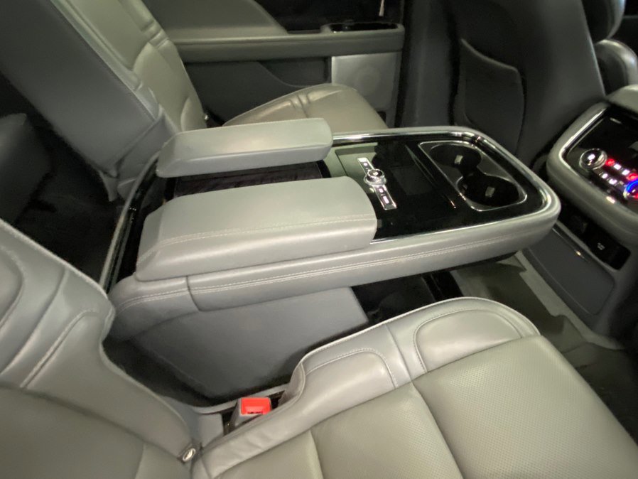 Used 2019 Lincoln Navigator Reserve AWD/4WD image 41