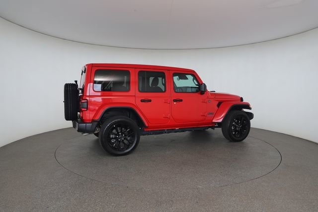 Used 2025 Jeep Wrangler Unlimited Sahara w/ Safety Group AWD/4WD image 24