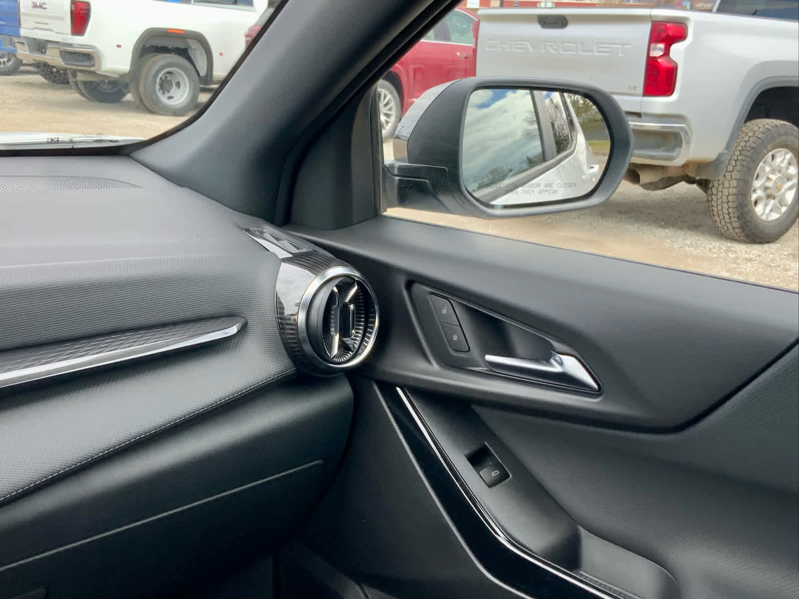 New 2026 Chevrolet Equinox LT w/ Safety and Technology Package AWD/4WD image 37