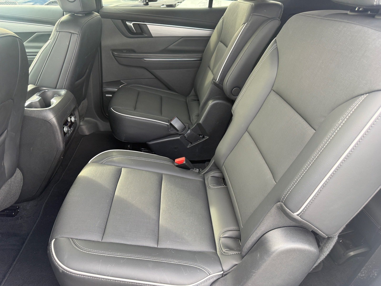 Used 2025 Buick Enclave Preferred FWD image 27