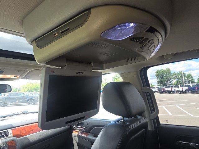 Used 2010 Chevrolet Avalanche LTZ AWD/4WD image 12