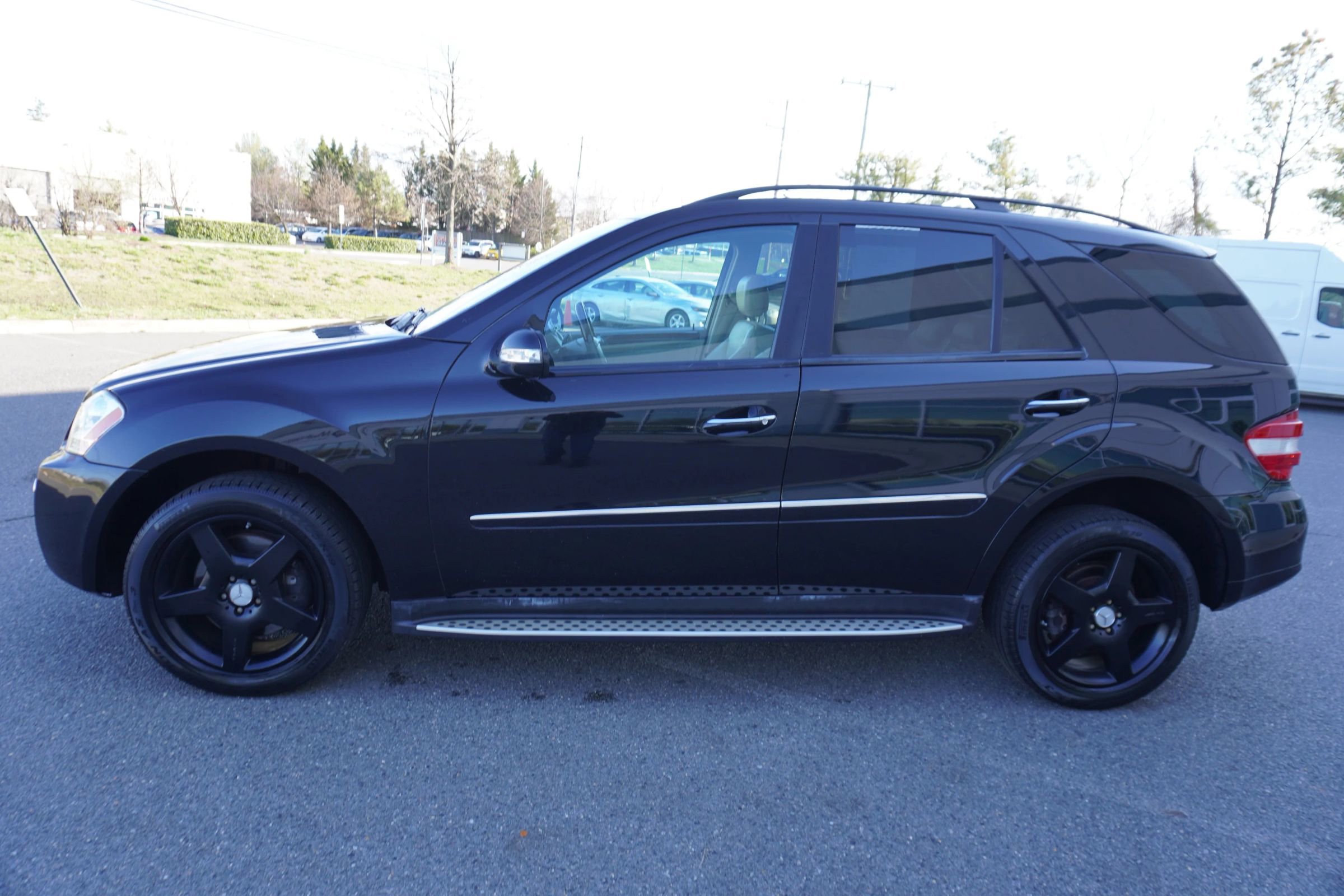 Used 2008 Mercedes-Benz ML 550 4MATIC image 4