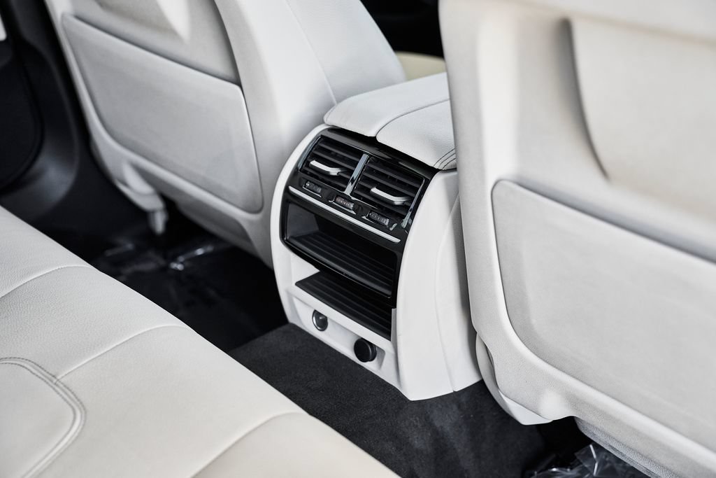 Used 2018 BMW 540i w/ Premium Package RWD image 23