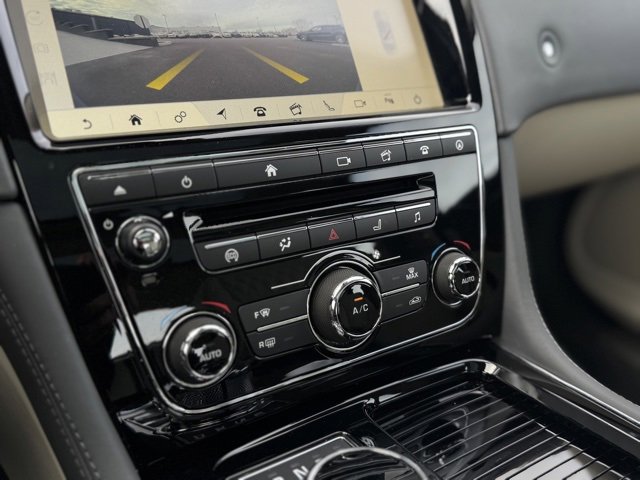 Used 2019 Jaguar XJ L Supercharged image 29