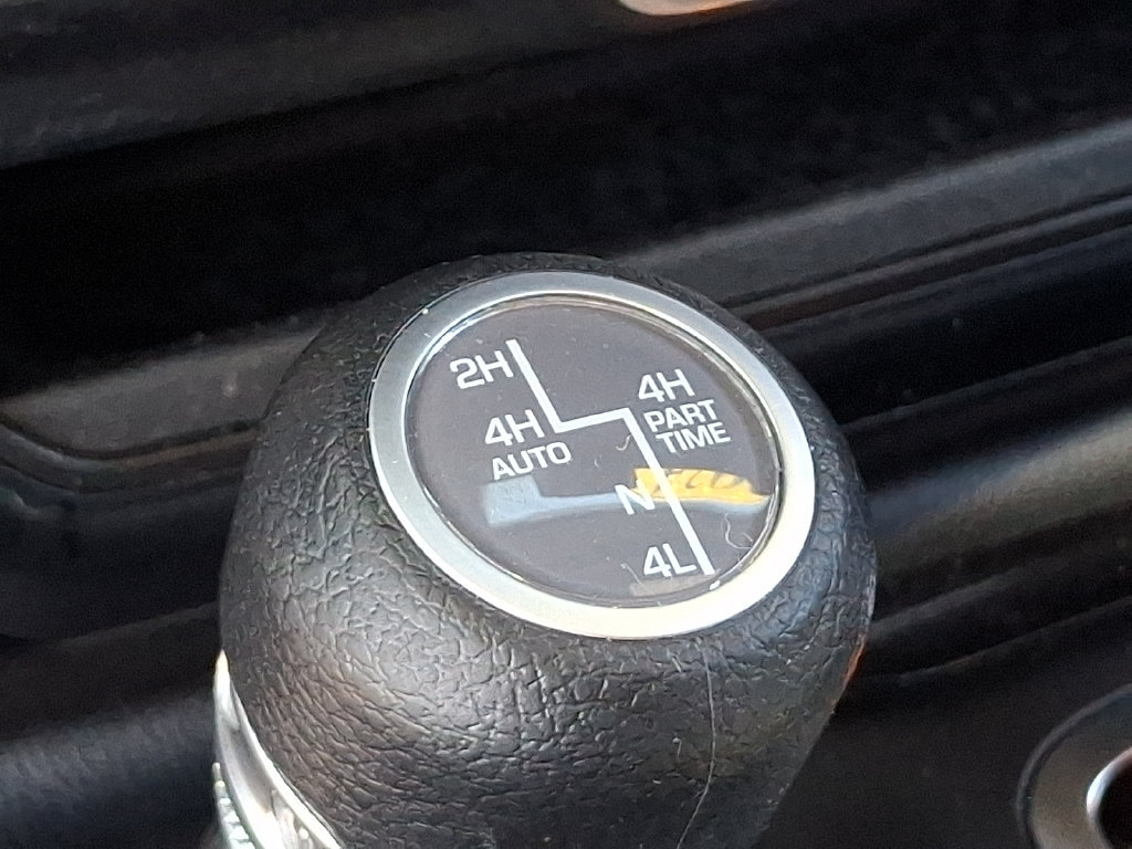 Used 2024 Jeep Wrangler Unlimited Sahara AWD/4WD image 24
