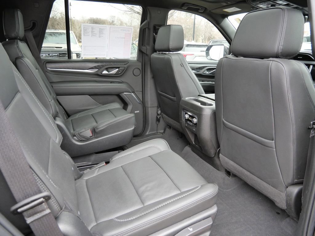 Used 2022 GMC Yukon Denali w/ Denali Premium Package AWD/4WD image 22