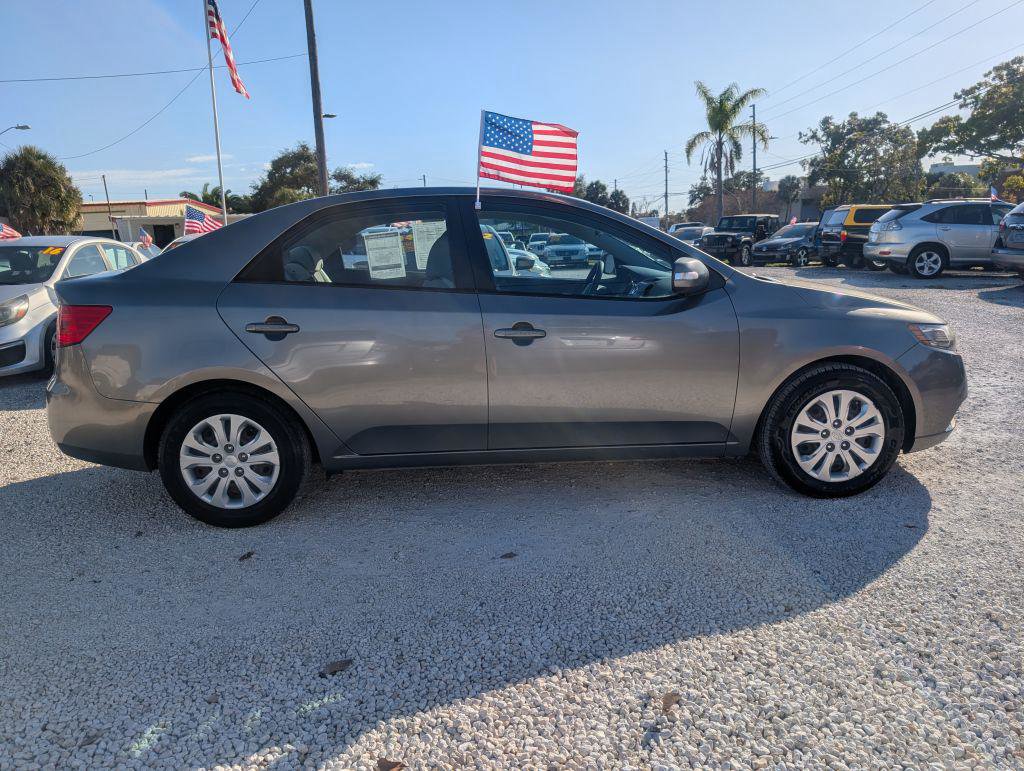 Used 2010 Kia Forte EX image 4