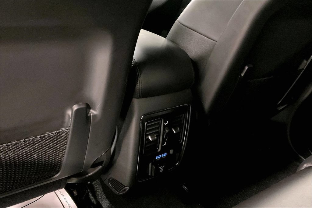 Used 2021 Jeep Grand Cherokee Limited AWD/4WD image 30