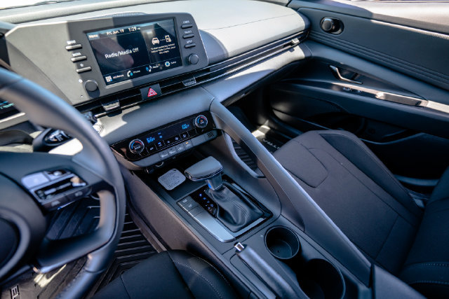 New 2026 Hyundai Elantra Sport FWD image 21