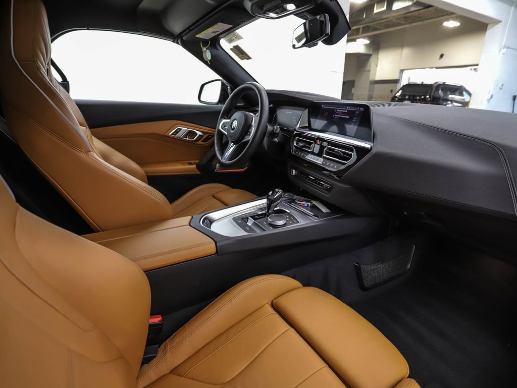 Used 2020 BMW Z4 M40i w/ Executive Package image 21