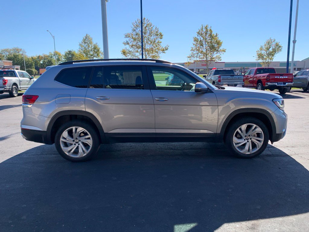 Used 2023 Volkswagen Atlas SE AWD/4WD image 2