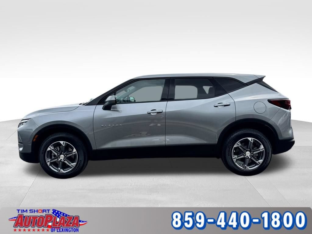 Used 2025 Chevrolet Blazer LT AWD/4WD image 12
