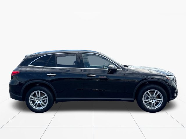 Used 2023 Mercedes-Benz GLC 300 4MATIC image 7