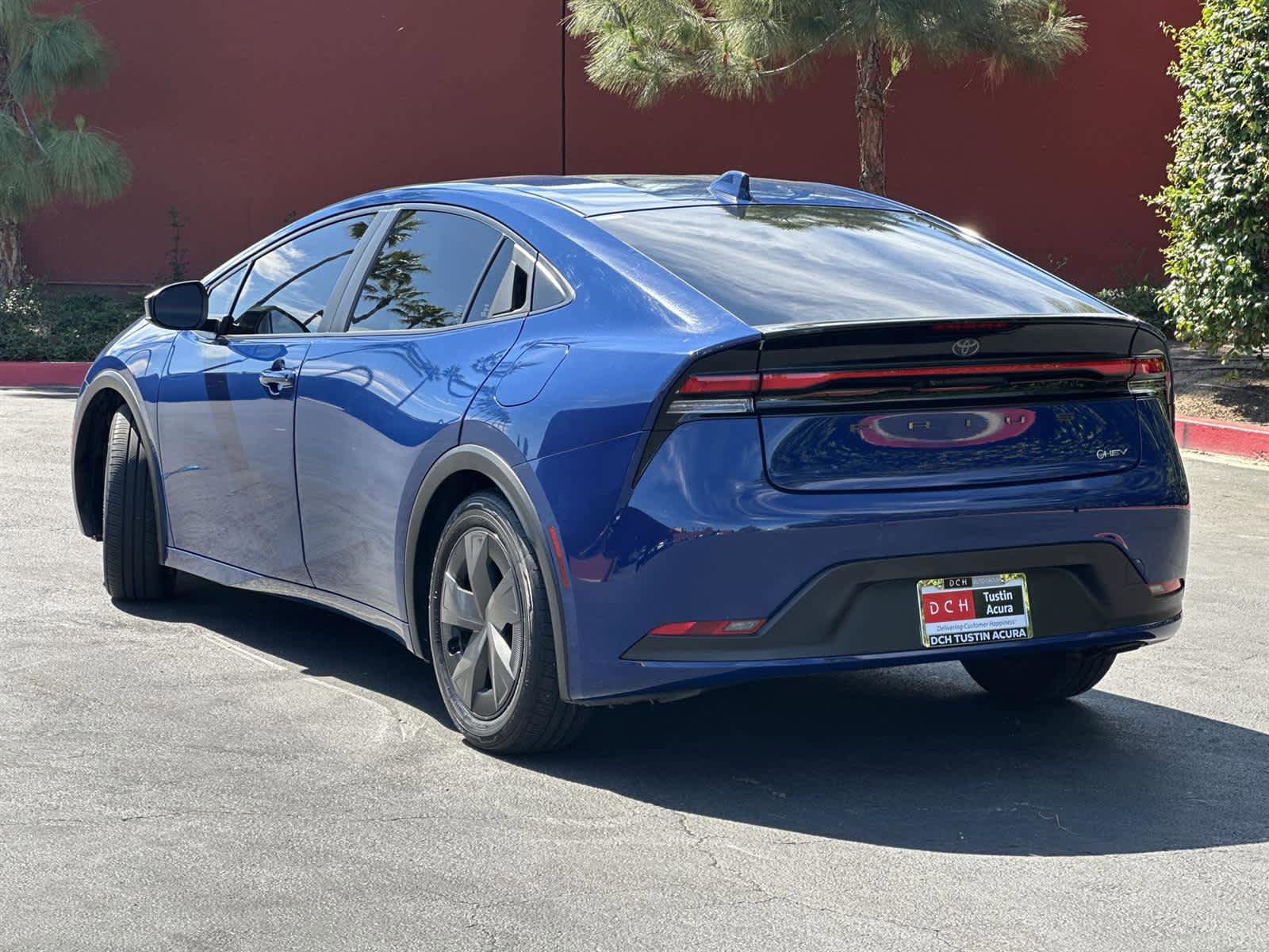 Used 2023 Toyota Prius LE image 4