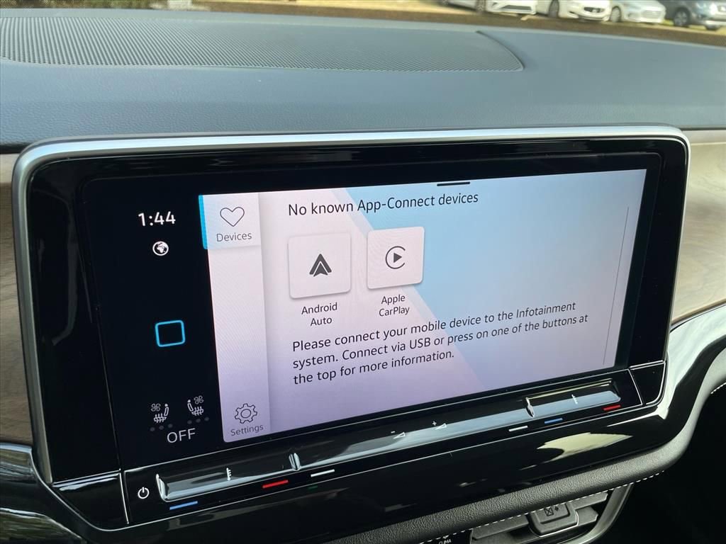 Certified 2025 Volkswagen Atlas SE image 17