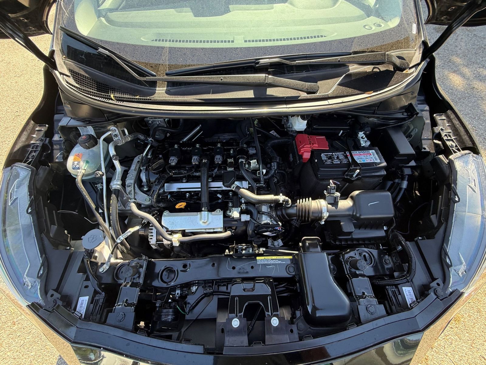 Used 2025 Nissan Versa SV image 28